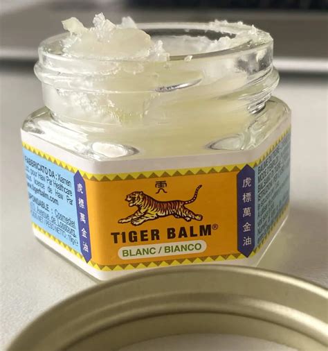 difference between white tiger balm and red